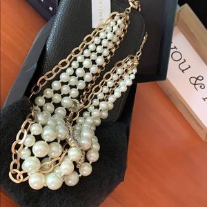 COPY - Gold and pearl chunky necklace NWT